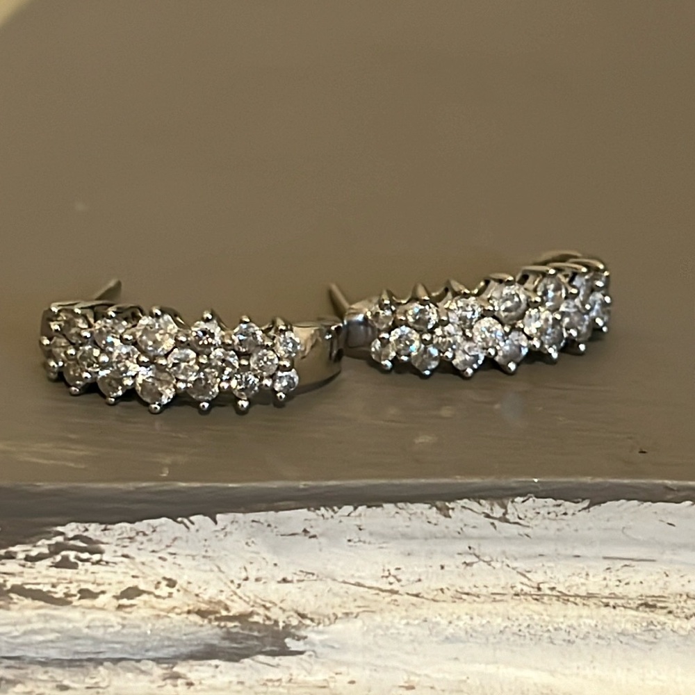 Stunning  waterfall earth mined diamond earrings
